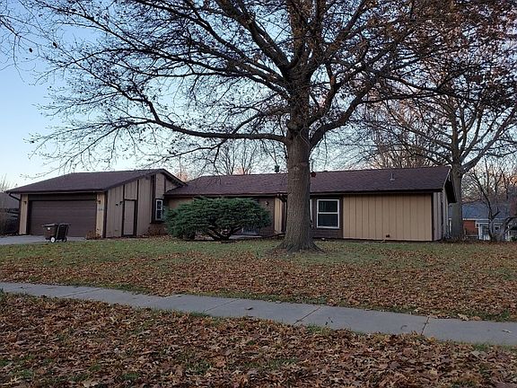 2nd image of 1810 Oakdale Ave