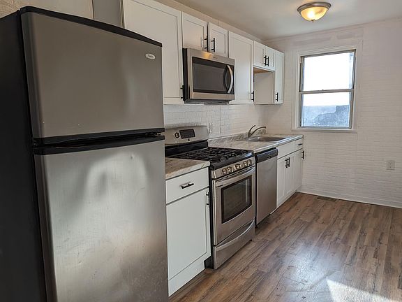 2nd image of 321 Lafayette Ave #1