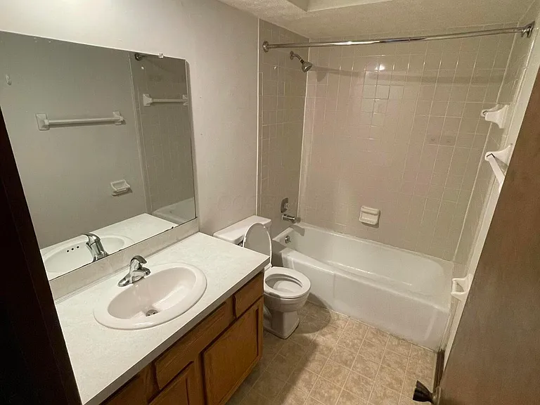 6378 Chippenhook Ct — Photo 16