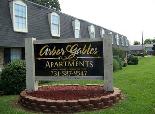 521 Hillsboro Rd, Martin, TN 38237