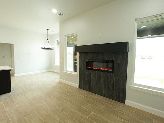 5th image of 14604 S Broadway Ave