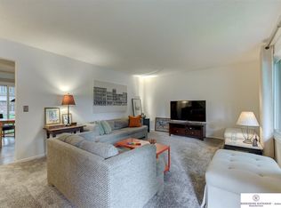 2322 Benson Gardens Blvd, Omaha, NE 68134