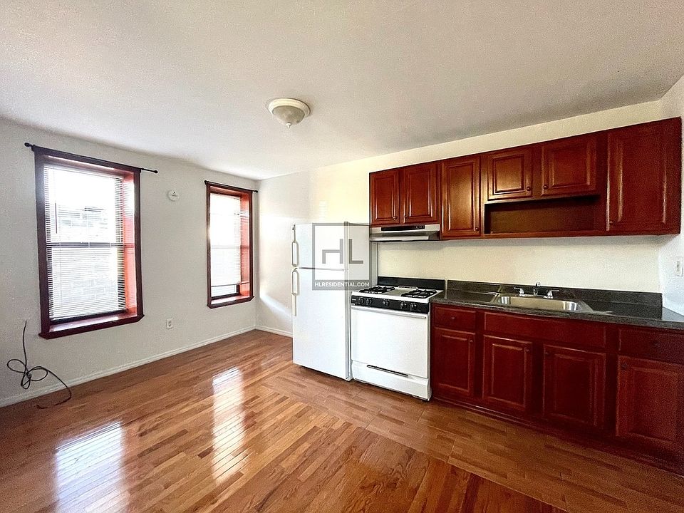 1st image of 707 Henry St APT 2R