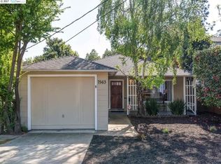 7563 Circle Hill Dr, Oakland, CA