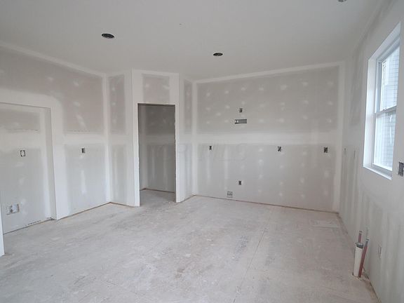 4th image of 6194 Chisholm St