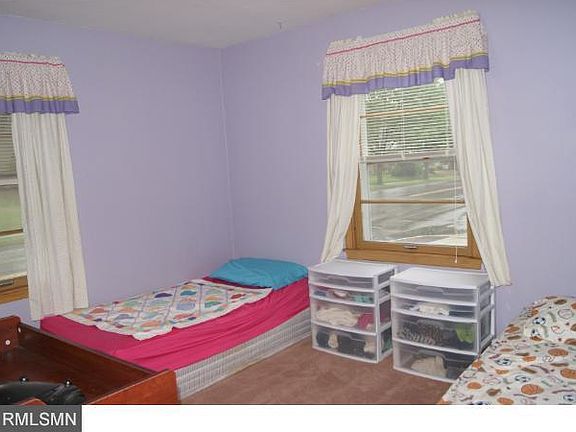 5th image of 1780 Hyacinth Ave E