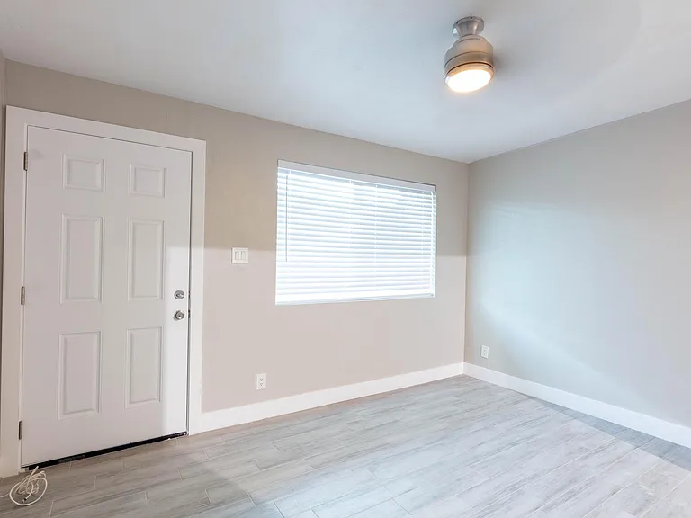 1218 S Smith Rd #B-C — Photo 2