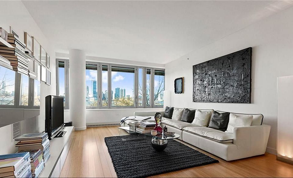 1st image of 8 River Ter APT 3T