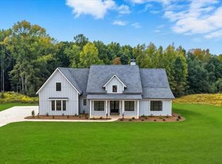 97 Old Town Rd, Dacula, GA 30019