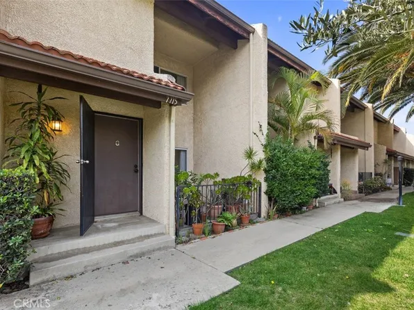 7715 Via Napoli, Burbank, CA 91504