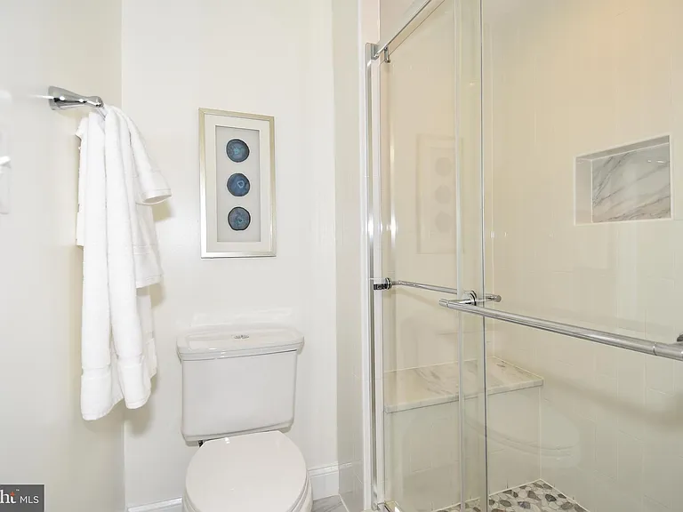 1117 Montello Ave NE — Photo 44