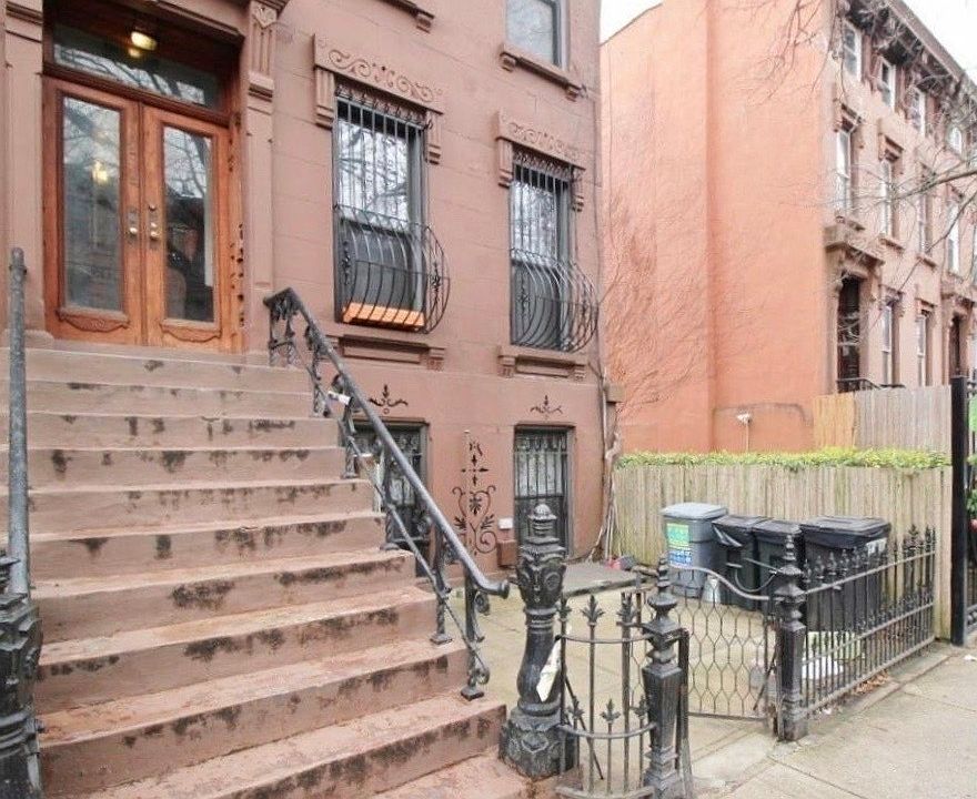 1st image of 394 Hancock St APT 1