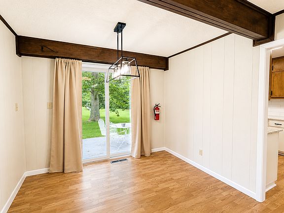 5th image of 134 Mitchell View Rd