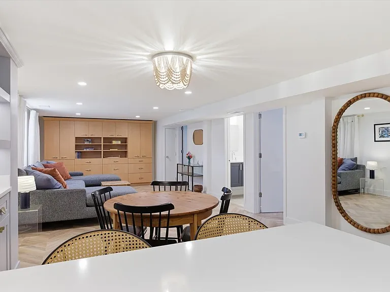 9237 Lincolnwood Dr — Photo 31