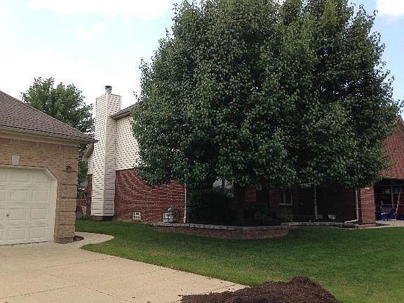 3rd image of 47901 Jamestown Dr