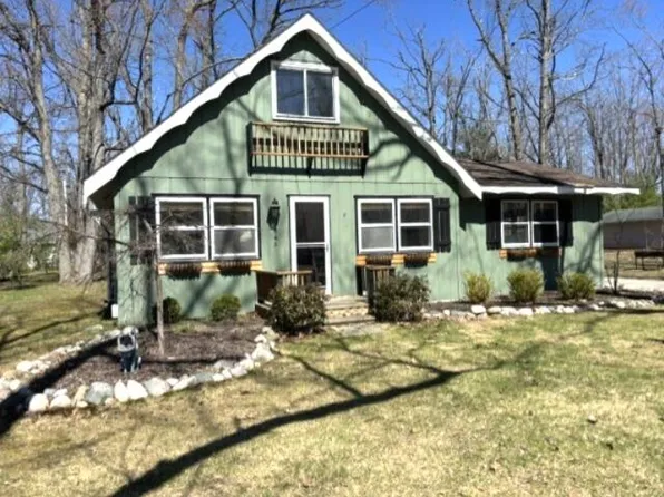 2845 Oak Ave, Lewiston, MI 49756