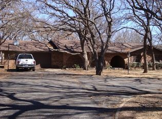 132 Crestwood Dr, Graham, TX 76450