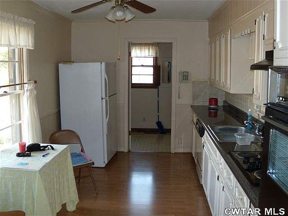 4th image of 250 Lakewood Dr
