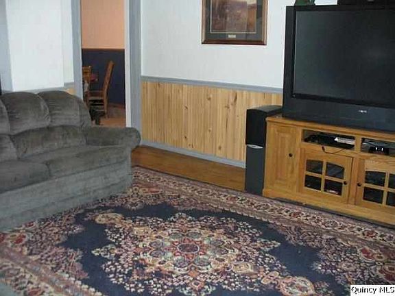 Home for Sale in Quincy, IL $77,000