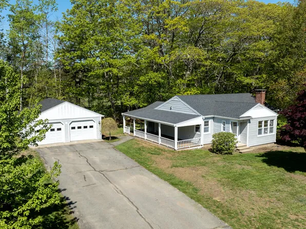 24 Chapel Street, Boothbay, ME 04537