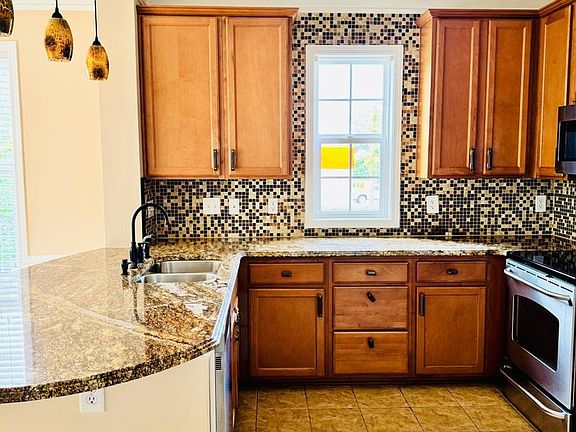 3rd image of 2092 Ayrsley Town Blvd Unit B