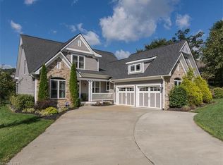 604 Vista Falls Rd, Mills River, NC 28759