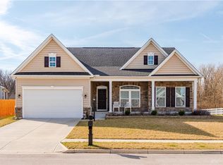 1187 Crystal Harbour Dr, Fairborn, OH 45324
