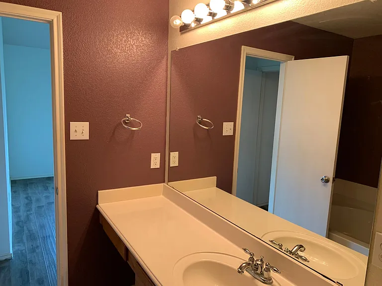 2105 Tanur Cascade Dr — Photo 5