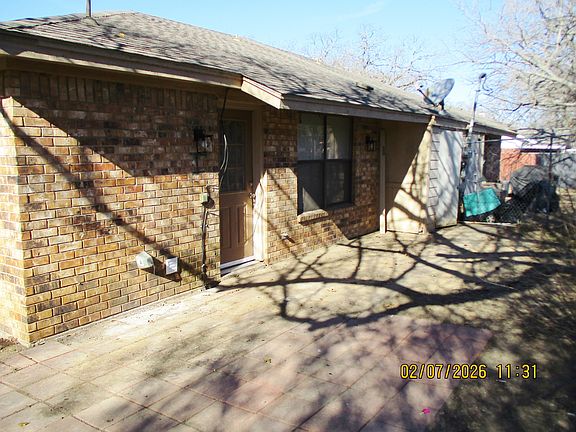 5th image of 19 Shady Valley Ct