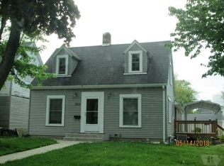 1513 S 13th St, Burlington, IA 52601