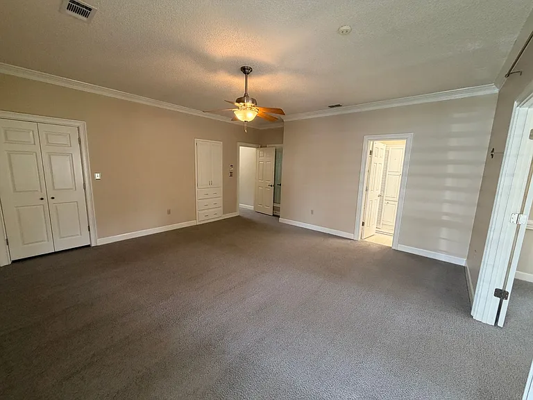 1009 Williamsburg Dr — Photo 23