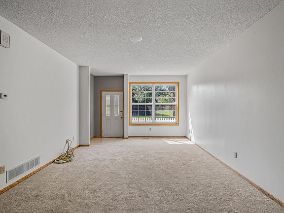 5th image of 1996 Bluestem Ln