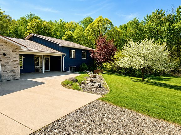 3rd image of 6828 Aurora Dr