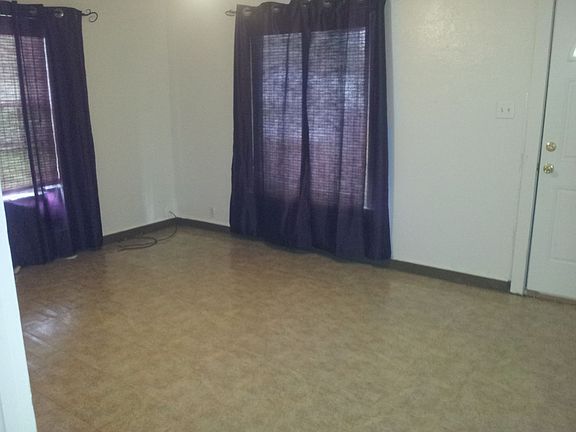 Living Room 15 X 11.5
