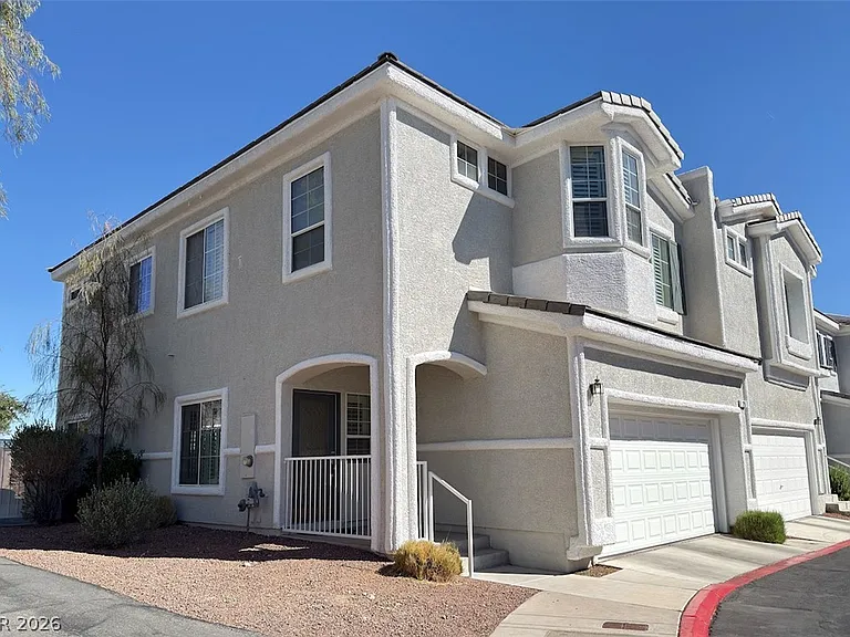 215 Animated Ct — Photo 2