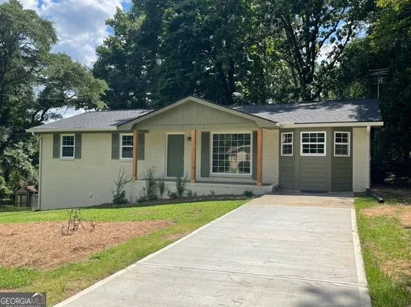 852 Pine Shadow Ln, Winder, GA 30680