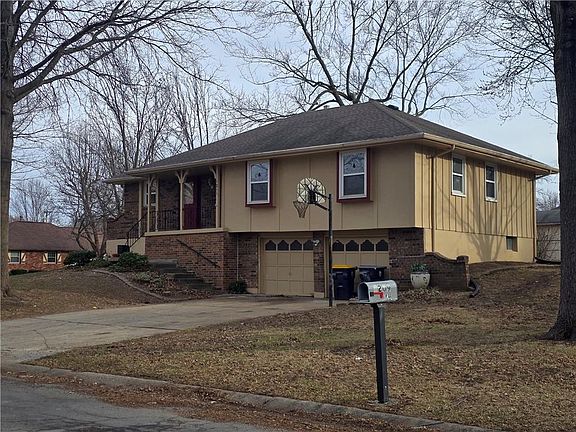 2nd image of 1211 SE Briarcroft St