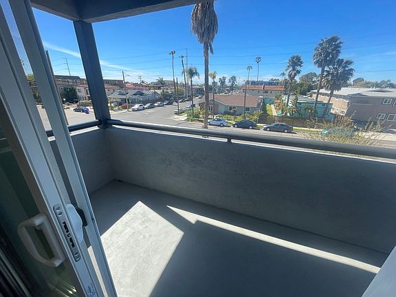 5th image of 4109 Kansas St #3