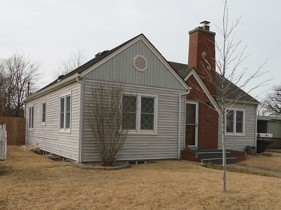 Front view of home