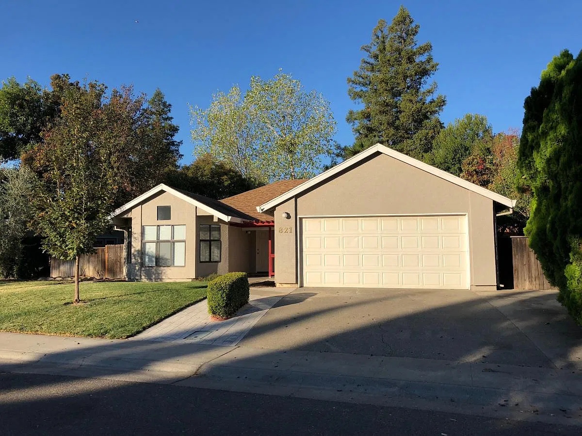 3 bed, 1610 sqft, $3,400 — Photo 1