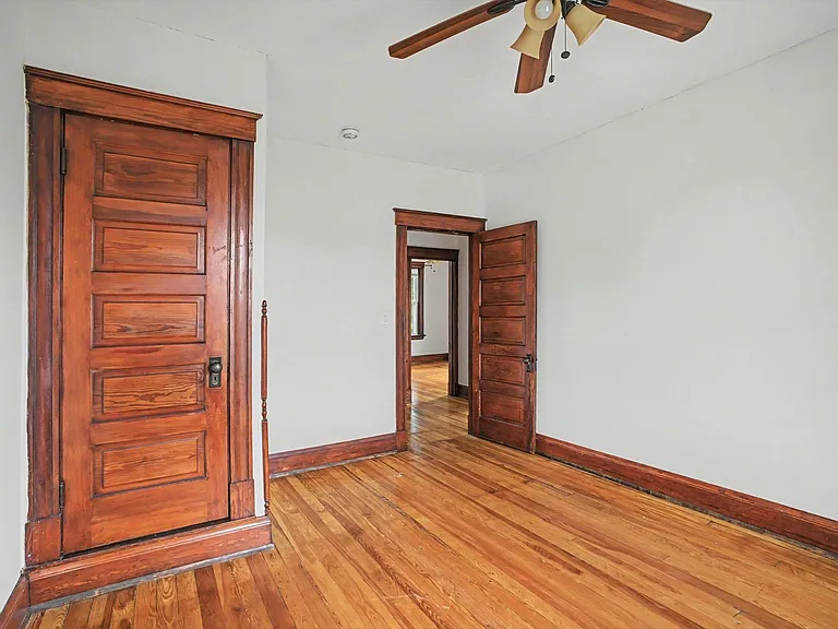 2428 Robertson Ave — Photo 21