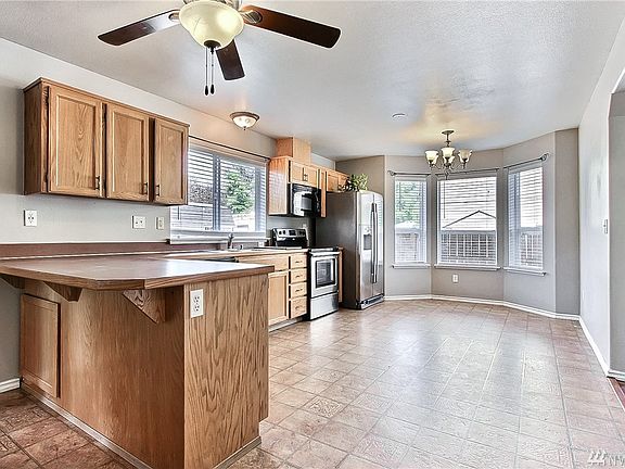 4th image of 17712 67th Ave E