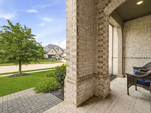 5th image of 2905 Maverick Way