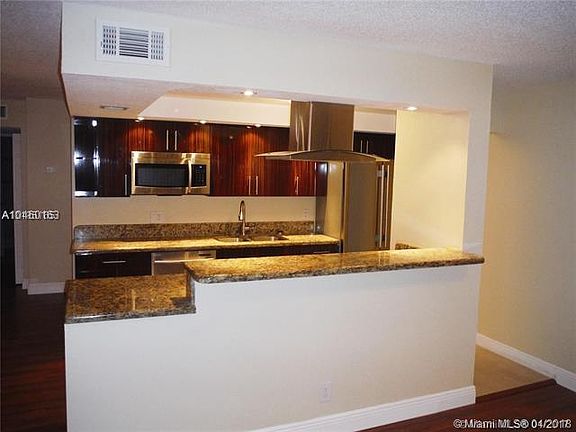 2nd image of 9431 Live Oak Pl APT 409