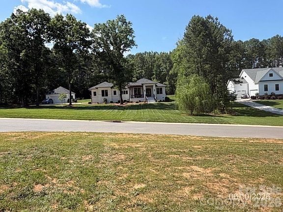 4th image of 315 Grassy Ridge Ct