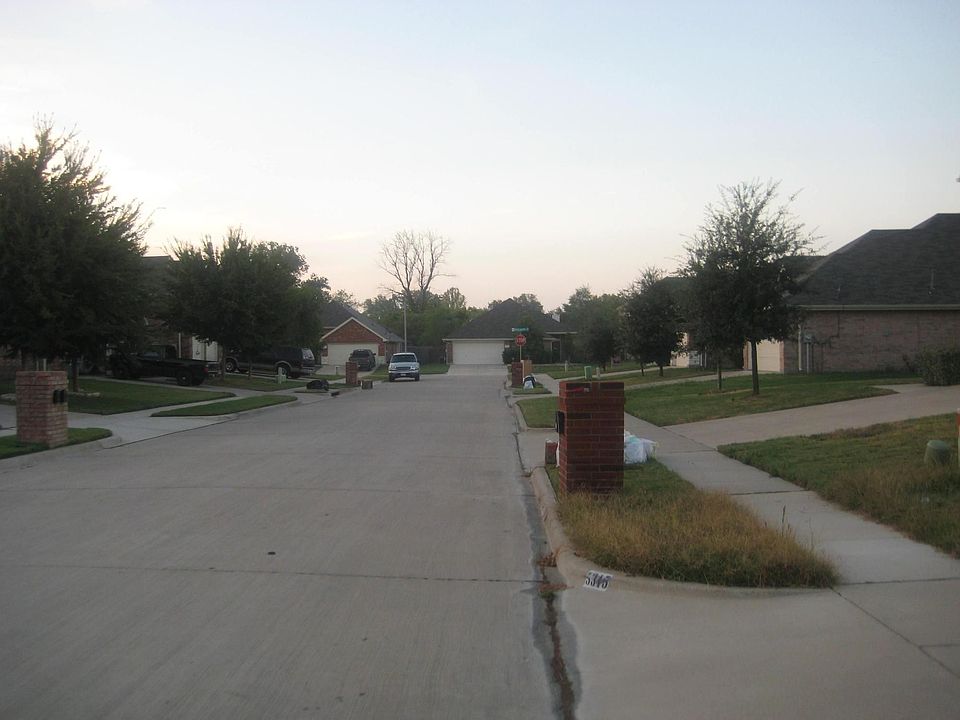 2nd image of 4025 Cypress Gardens Dr