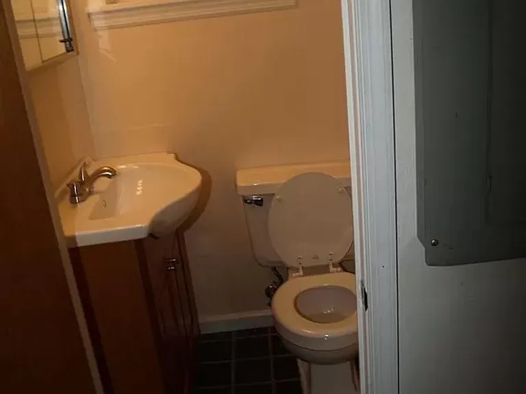 1/2 bath