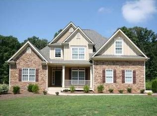 8330 Sagewood Dr, Gainesville, GA 30506