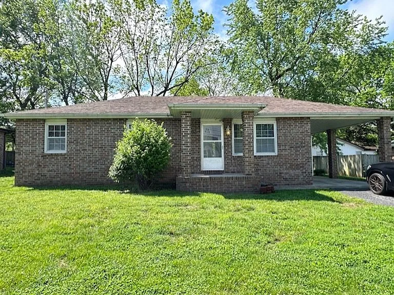 140 E Stewart St — Photo 31