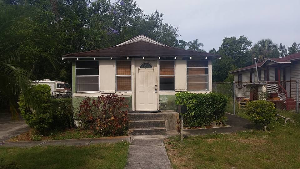 1st image of 2041 42nd St S